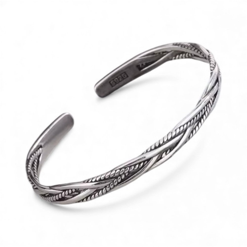 New . 925 Sterling Silver Bracelet